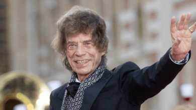 Mick Jagger turns down a $25 million book deal, doesn't want to go back to the past