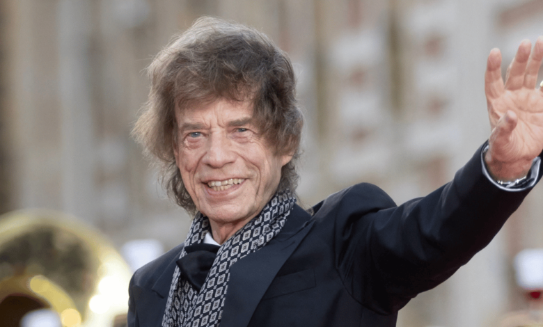 Mick Jagger turns down a $25 million book deal, doesn't want to go back to the past