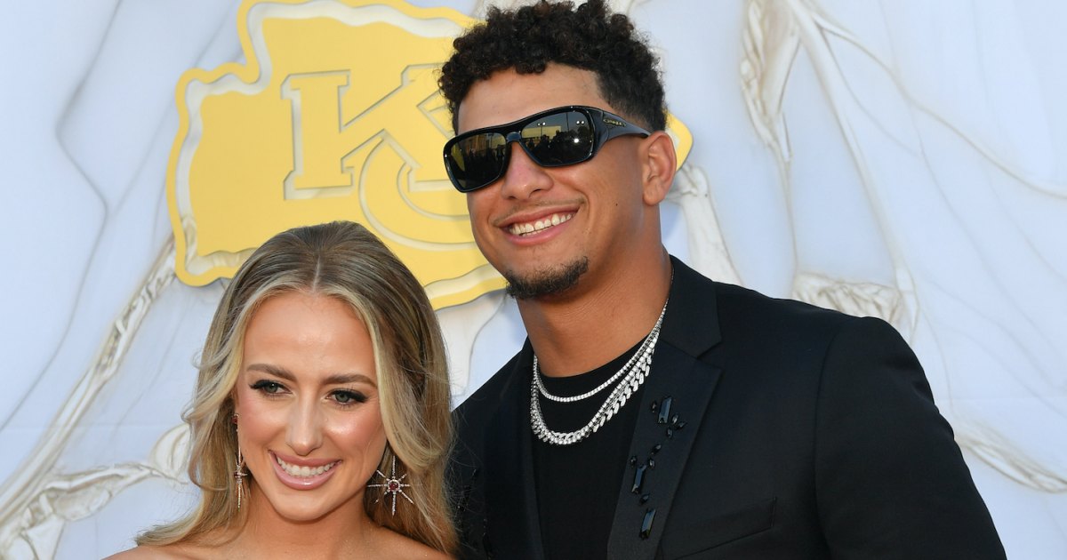 Patrick Mahomes visited by wife and two children during Chiefs Training Camp