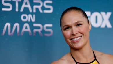 Ronda Rousey apologizes for sharing the Sandy Hook conspiracy video