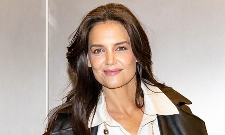 Katie Holmes' Exact Metallic Flats are now 23% off on Amazon