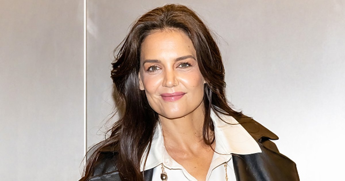 Katie Holmes' Exact Metallic Flats are now 23% off on Amazon