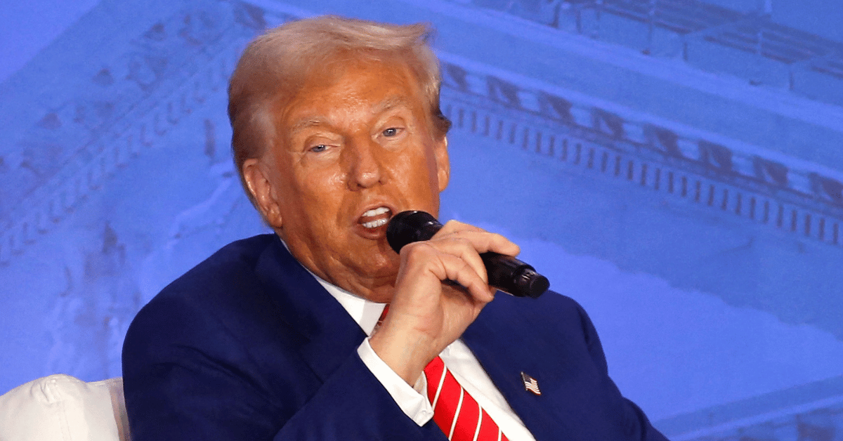 Police announce that reports of a bomb threat during the Trump Rally are false