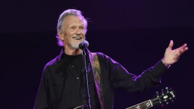 Stars react to Kris Kristofferson's death at 88