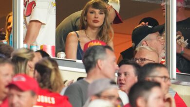 Taylor Swift settles into suite after Chiefs game postponed due to thunderstorms