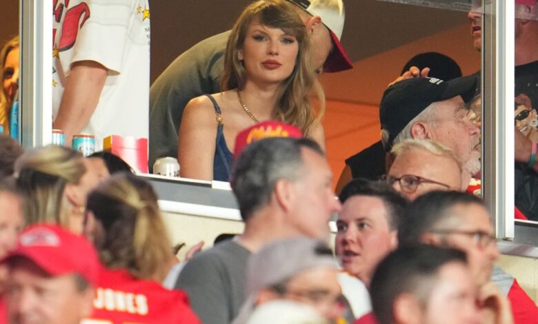 Taylor Swift settles into suite after Chiefs game postponed due to thunderstorms