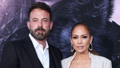 Ben Affleck 'lays charm on J Lo', so divided 'won't explode'