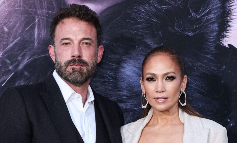 Ben Affleck 'lays charm on J Lo', so divided 'won't explode'