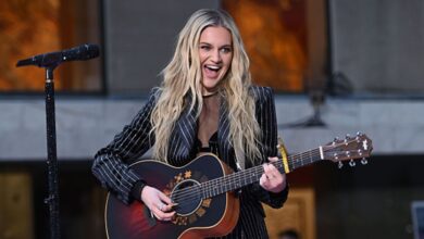 Channel Kelsea Ballerini's blazer look with this $75 lookalike