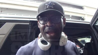 Michael Irvin says Cowboys 'must' act at deadline to save season