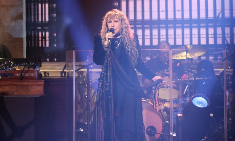 'Saturday Night Live' technical problem before Stevie Nicks' performance interrupted the show