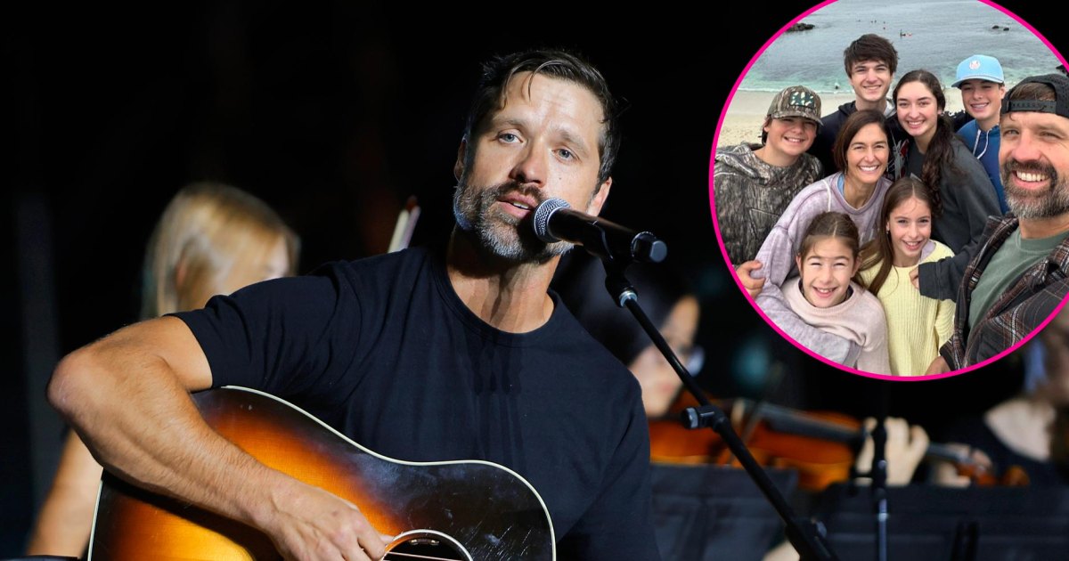 Walker Hayes about touring with wife, 6 children and 2 dogs: 'Very unique'