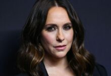 Jennifer Love Hewitt heard about her mother's death through the news
