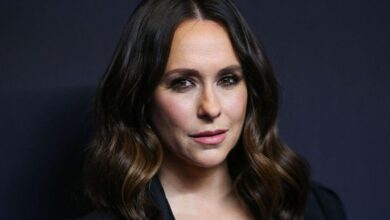 Jennifer Love Hewitt heard about her mother's death through the news