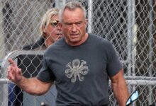 Robert F. Kennedy Jr. works out in Gold's Gym Day after frying turkey