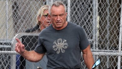 Robert F. Kennedy Jr. works out in Gold's Gym Day after frying turkey