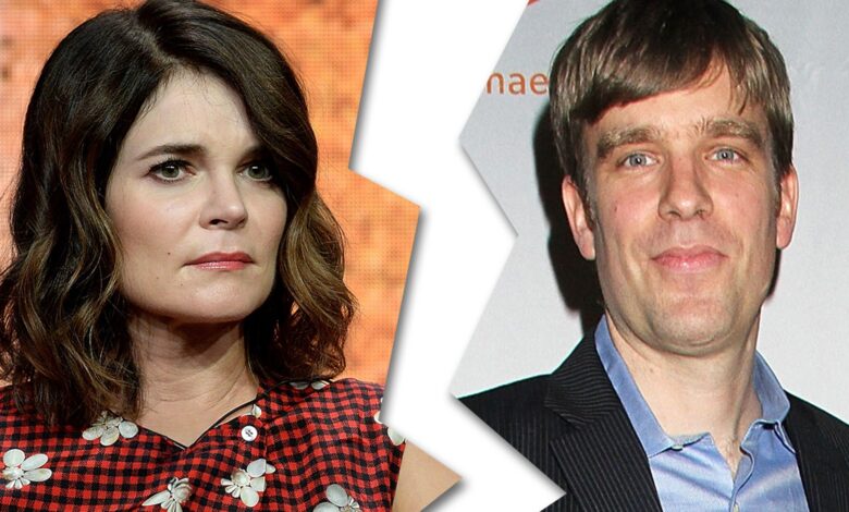 'Breaking Bad' actress Betsy Brandt files for divorce