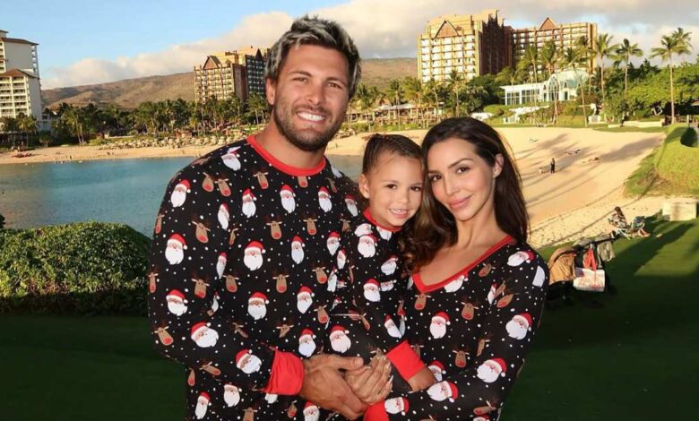 VPR's Scheana Shay proves she didn't photoshop a family photo in Hawaii