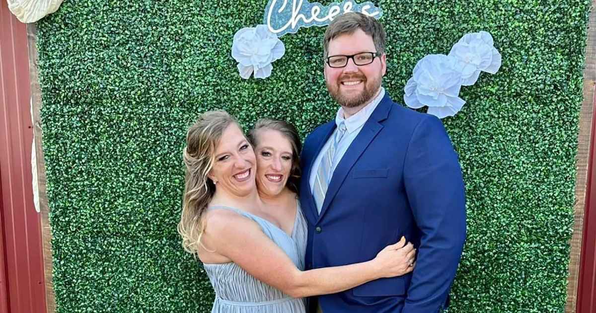 Conjoined twins Abby and Brittany Hensel share the 2024 recap video