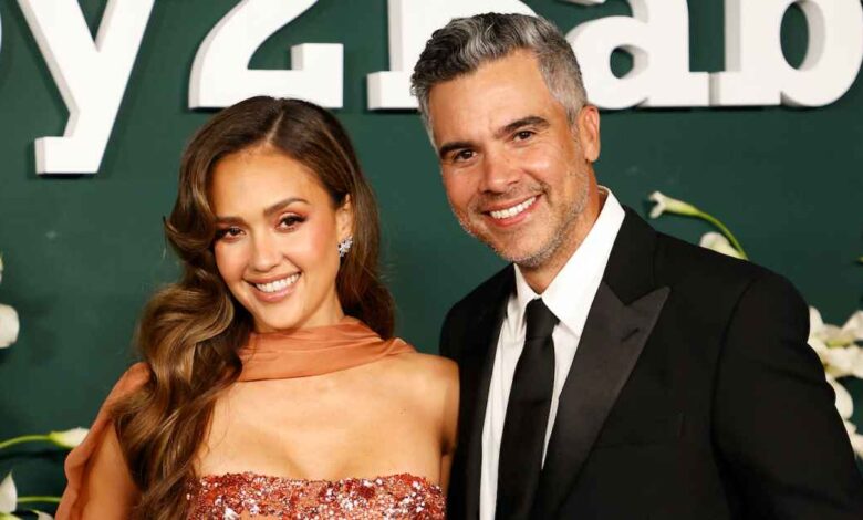 Jessica Alba said being married to Cash Warren was like being "roommates."