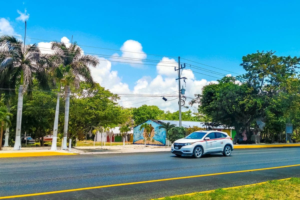 Local Officials Step In to Protect Tourists From Cancun’s Taxi Scams