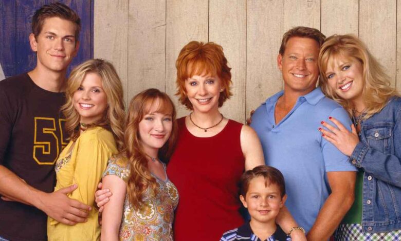 Reba Sitcom alumni who have appeared on Reba McEntire's Happy's Place