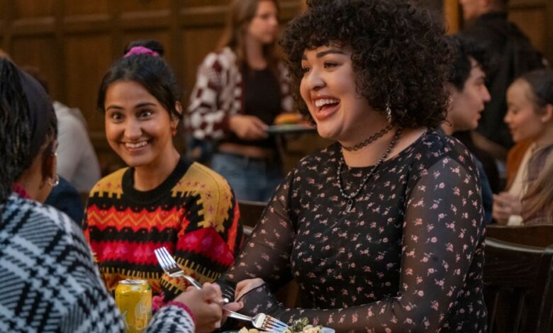 'Sex Lives of College Girls' EP on Season 3 Finale, Bela's Bisexuality