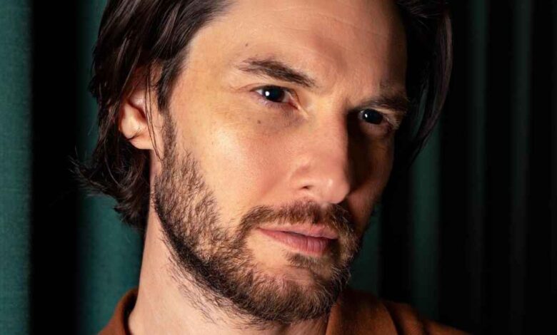 Ben Barnes reveals that his mother's advice helped him make his first album