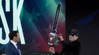 Elon Musk waves around chainsaw on CPAC, heels through bureaucracy