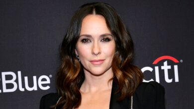 Jennifer Love Hewitt shares make -up -free selfie in honor of the 46th birthday