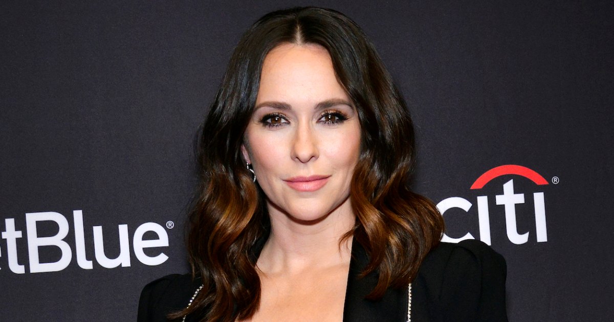 Jennifer Love Hewitt shares make -up -free selfie in honor of the 46th birthday