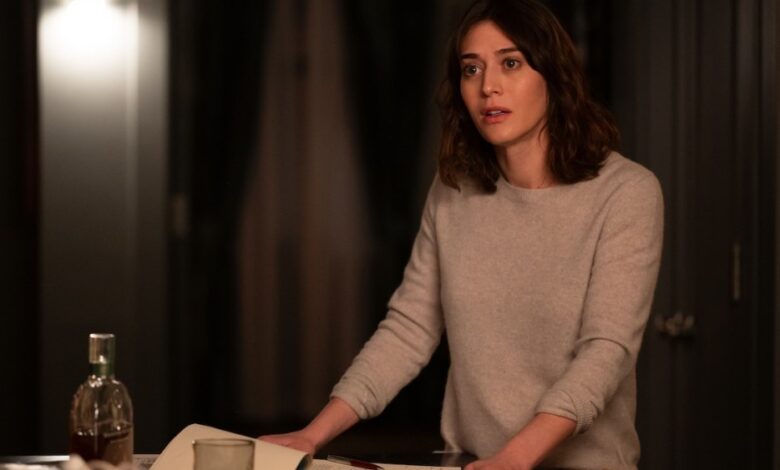 Lizzy Caplan on Finale Twist, Robert De Niro, 'Mean Girls'