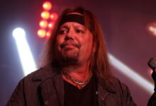 Motley Crue Vince Neil's girlfriend injured, pilot killed in plane crash