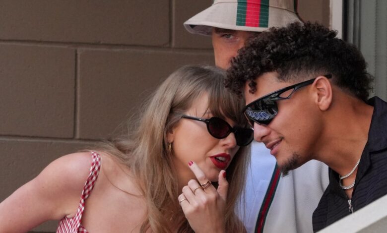 Patrick Mahomes praises Taylor Swift for 'inspiring billions'