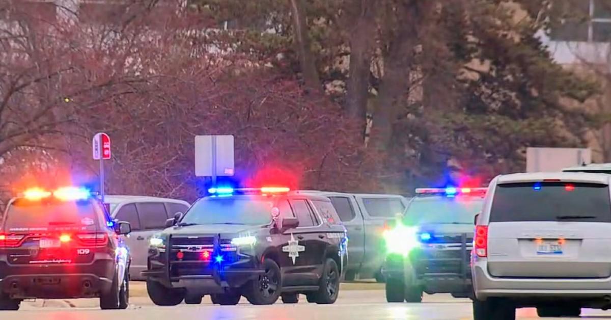 Employee arrested after shooting at the parking lot