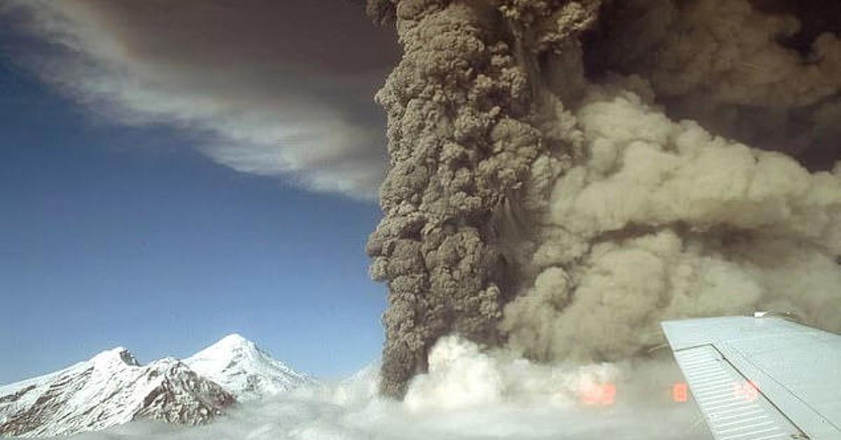 Volcano panic! Alaska City Braces for Uitburst - Pets Given Gas Masks