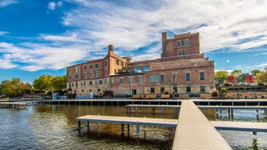 rockford illinois river view and building_shutterstock