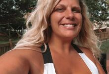 Alleged 'scream' mask gangbang teacher of the lawyer asks psych exam, judge signs