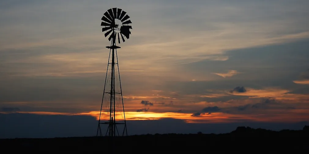 Texas-ranch-sunset-windmill