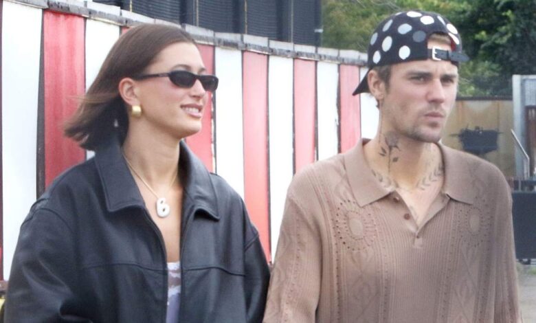 Hailey Bieber supports the rare live performance by Justin Bieber