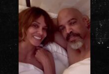 Halle Berry nestles to Van Hunt in bed for Mother's Day, video shows