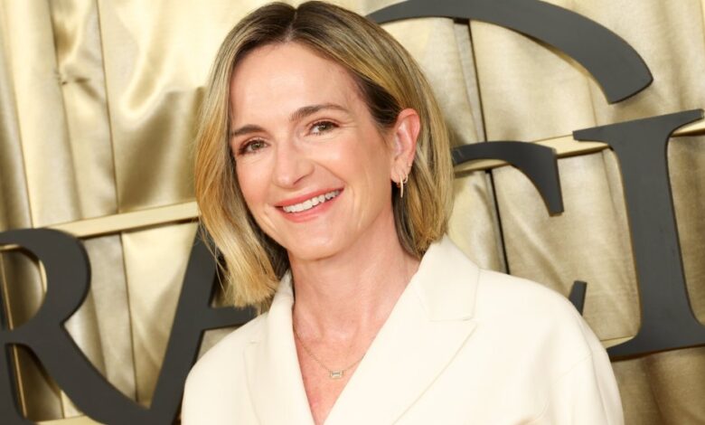 Molly McNearney devotes the speech of the Gracie Award to 'Reproductive Freedom'