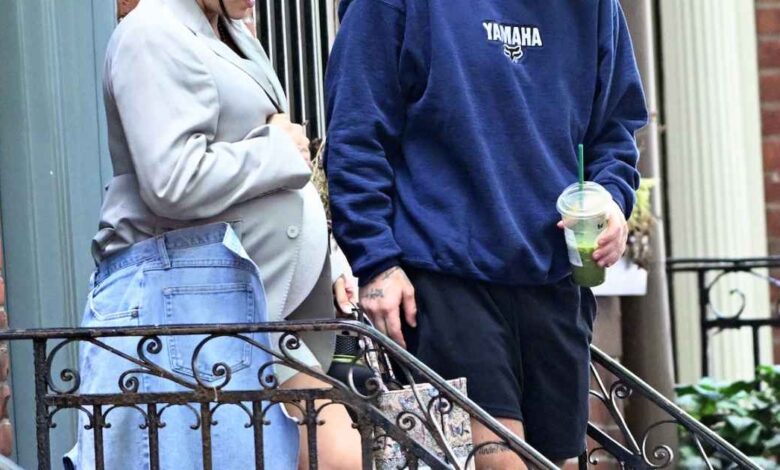 Pregnant Cassie and Alex are well seen in Public Post-Diddy test