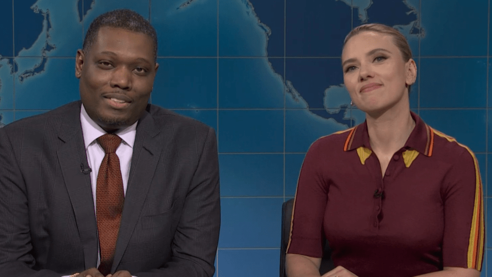 Scarlett Johansson fires back on Michael Che for weekend updates