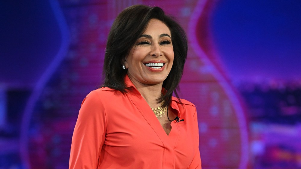 Trump mentions Fox -Guestheer Jeanine Pirro as an interim -American lawyer for DC