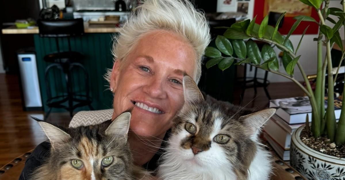 Anne Burrell 'thought she was too ugly for TV'
