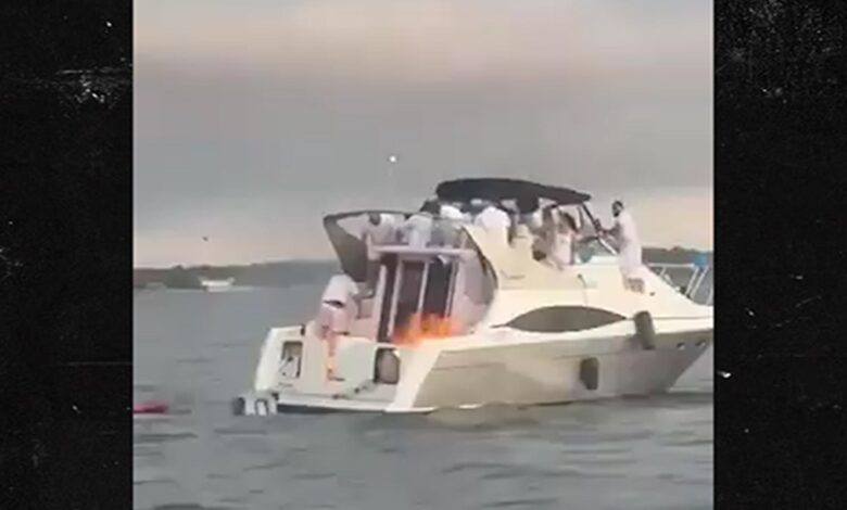 Boot explodes in flames in NYC, sends 22 overboard