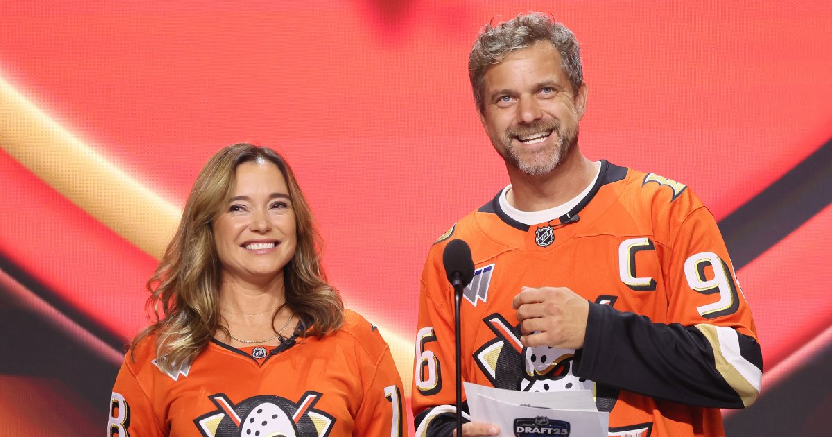 Joshua Jackson reunits herself with 'Mighty Ducks' Costar at NHL Draft