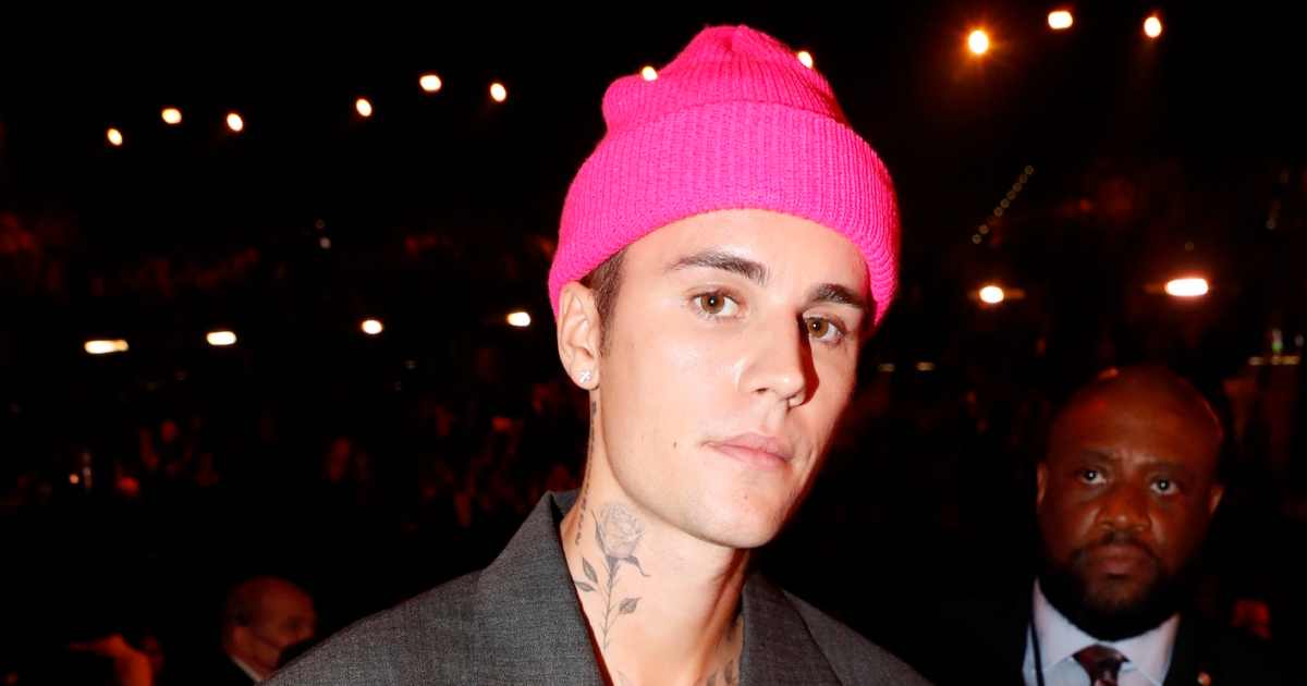 Justin Bieber responds to viral 'Standing on business' -meme