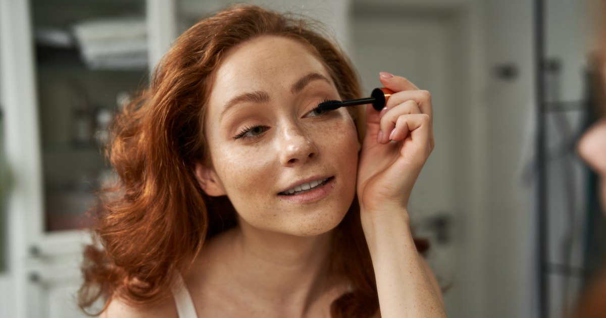 This new, long -term mascara will replace the eyelash extensions
